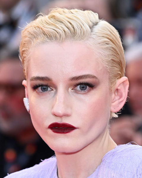 fall makeup trends red lips on julia garner