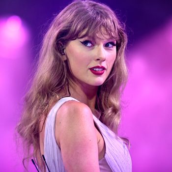Taylor Swift Got Engaged In a Manicure I Did Not See Coming