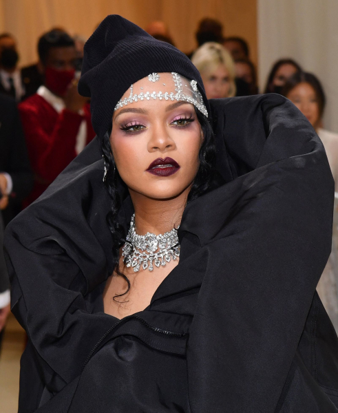 Rihanna wearing red wine lipstick