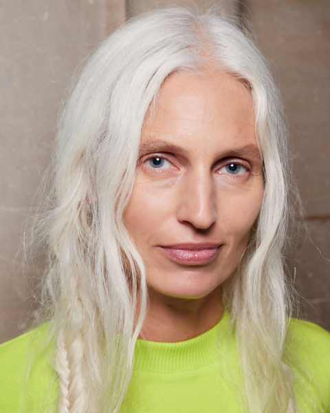 fall makeup trends 2025 natural cloud skin